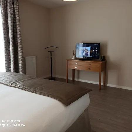 Le Manoir 4* Перинья-ле-Сарльев