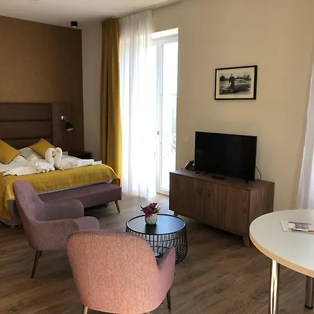 Domitys - Le Manoir - Le Castel Du Val 佩里纳特·莱斯·萨尔列夫