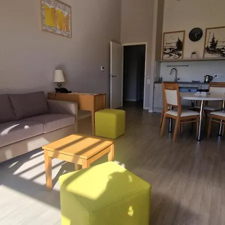 公寓式酒店 Domitys - Le Manoir - Le Castel Du Val 佩里纳特·莱斯·萨尔列夫